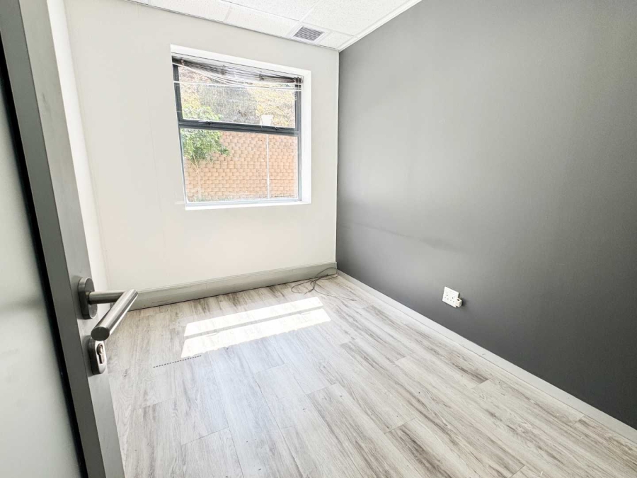 To Let Commercial Property for Rent in Plattekloof Western Cape